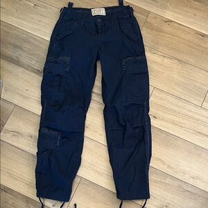 Abercrombie & Fitch Navy Cargo Joggers with Satin Trim Size 2 Short